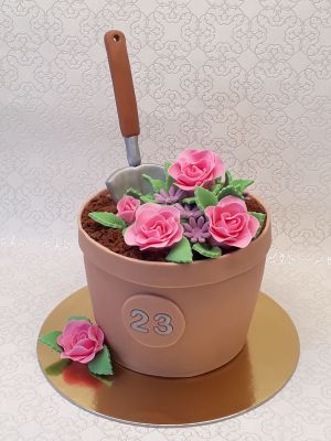 Rózsa torta cserépben