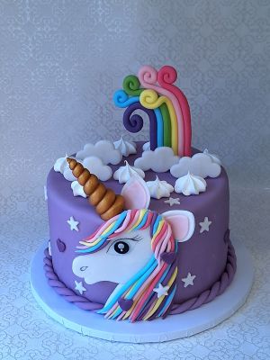 Szivárványos unikornis torta